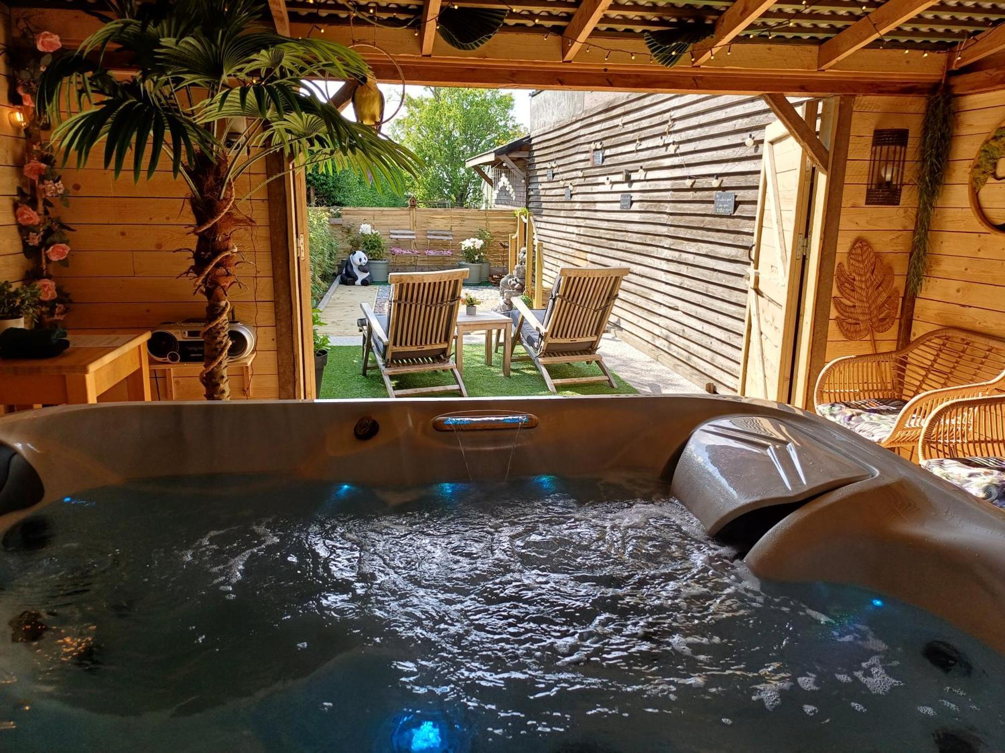 Entre Monts Et Collines B&B Et Spa En Option Exterior foto