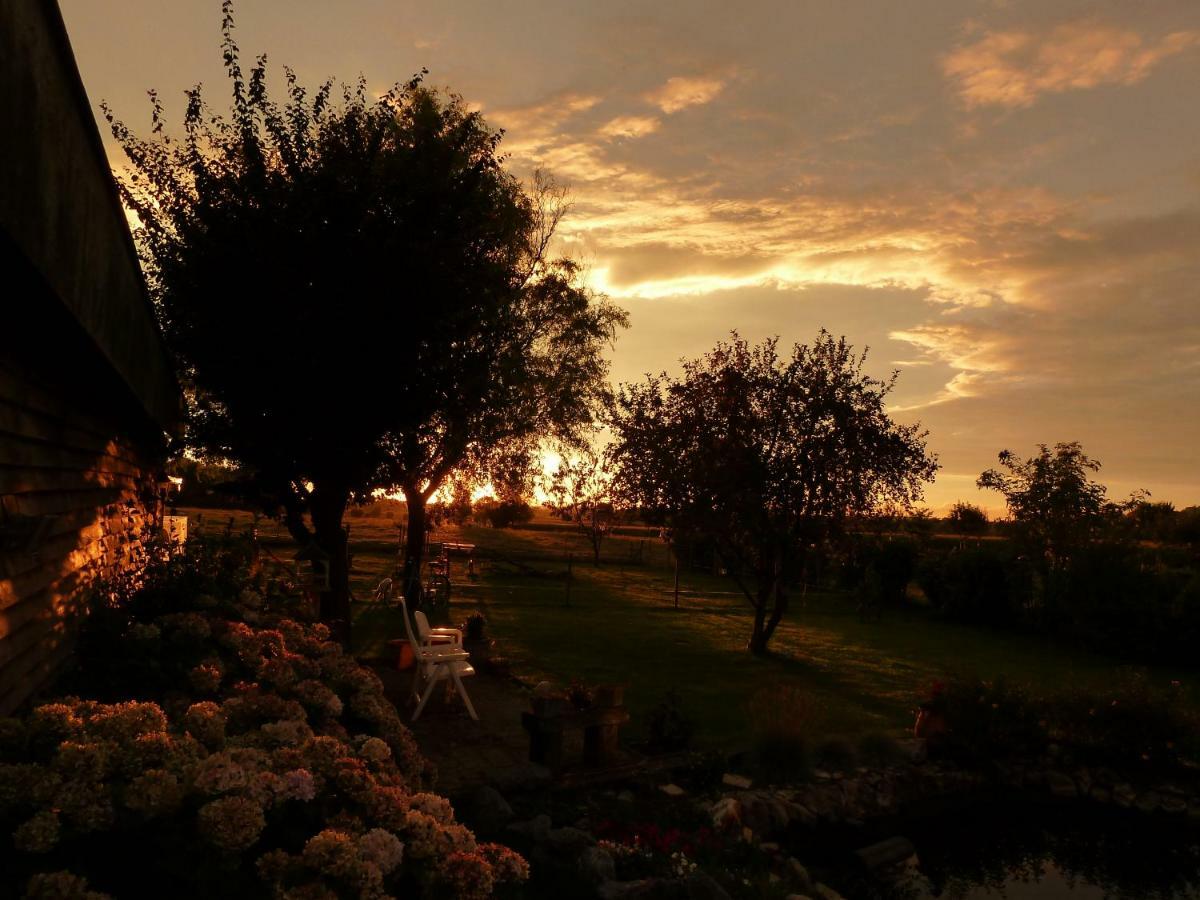 Entre Monts Et Collines B&B Et Spa En Option Exterior foto